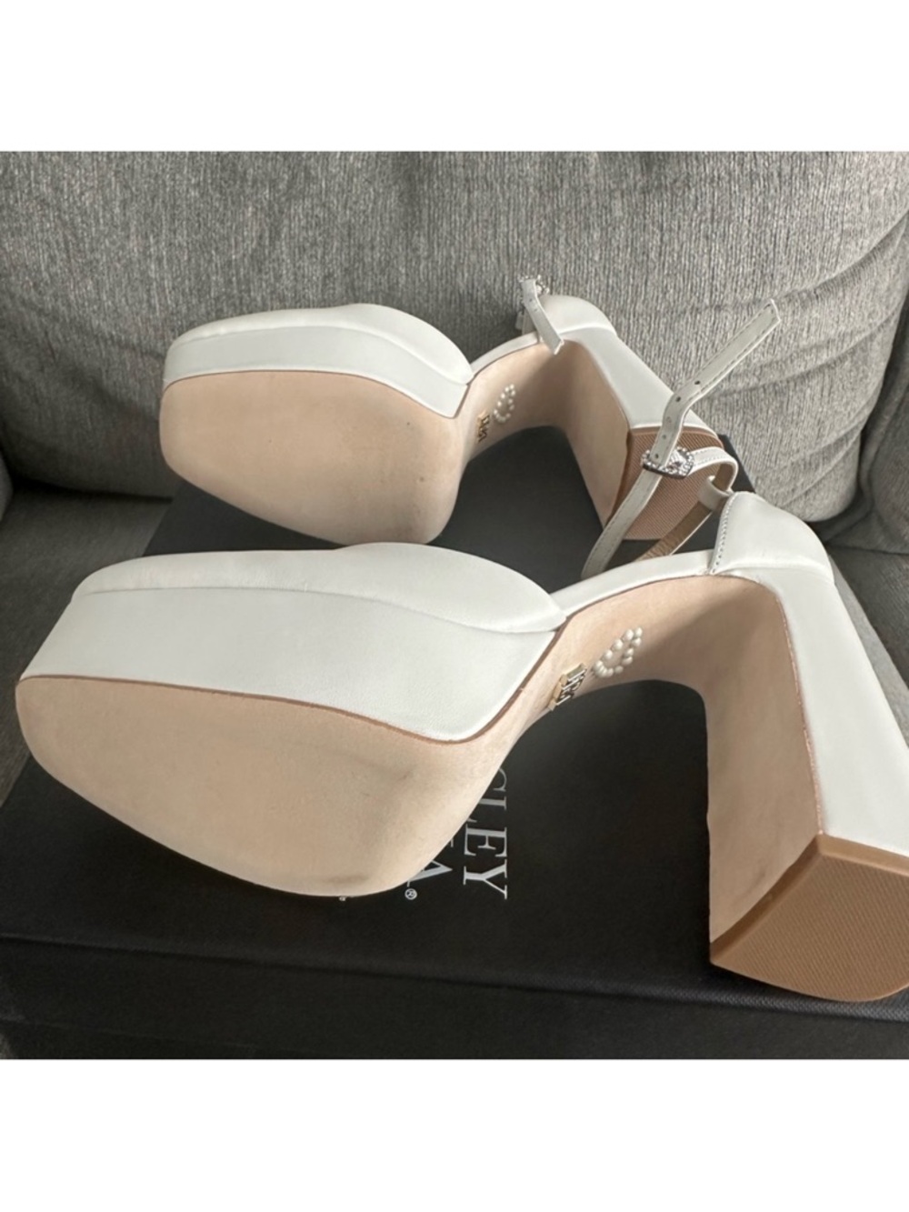New in Box - Never Worn! Badgley Mischka Jayda II - Picture 9 of 14